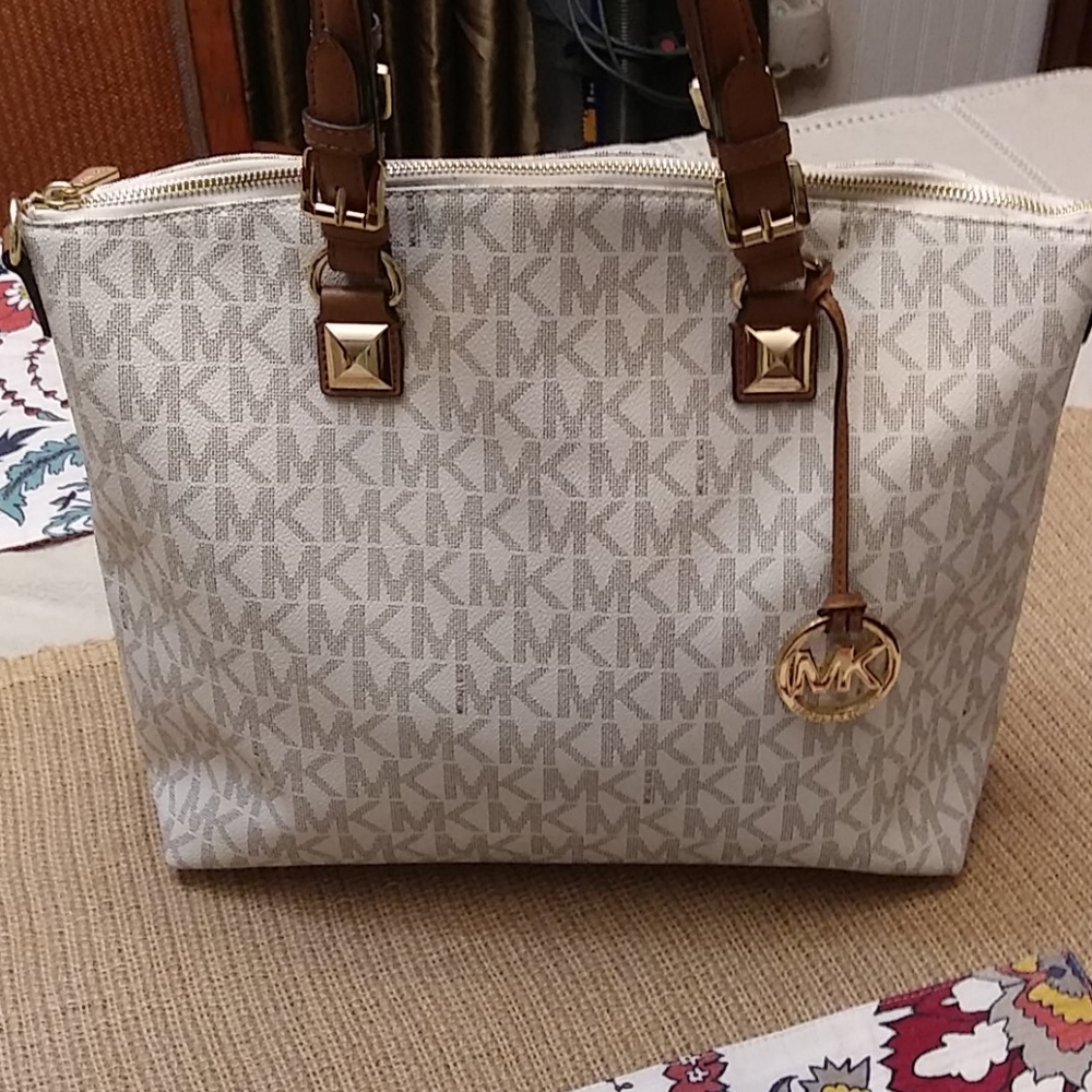 ❤Michael kors purse (NWOT) ❤